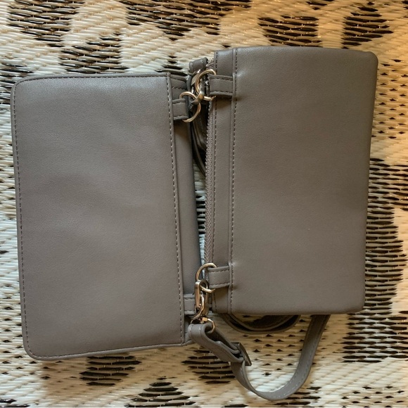 Roots Gray Crossbody Bag with Adjustable Strap - Picture 2 of 12